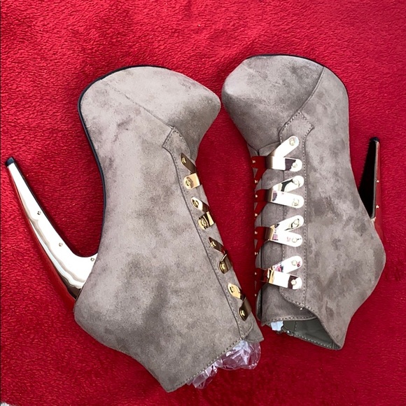 Surrender! - Picture 4 of 8